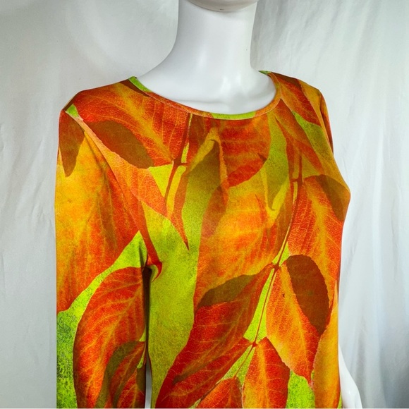 Lily by Firmiana Bright Leaf Pattern 3/4 Sleeve Tunic Top - Picture 2 of 7